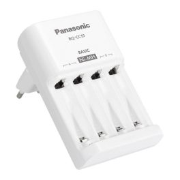   PANASONIC ENELOOP akkutöltő (240V, időzítő, LED jelzés, 4xAA/AAA elem kompatibilis) FEHÉR