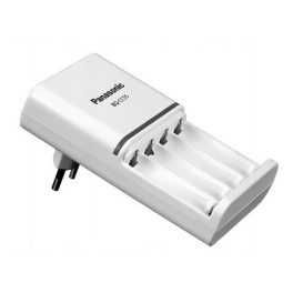   PANASONIC ENELOOP akkutöltő (240V, időzítő, LED jelzés, 4xAA/AAA elem kompatibilis, intelligens töltés funkció) FEHÉR