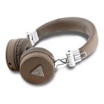 GUESS PU GRAINED TRAINGLE LOGO bluetooth fejhallgató SZTEREO (v5.3, mikrofon, zajszűrő, microSD kártyaolvasó) BARNA
